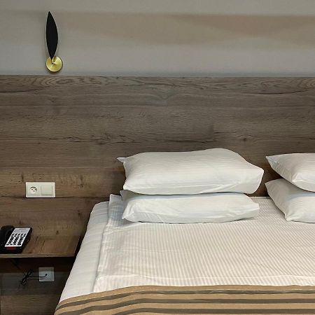 Hotel Gloria Deluxe 보로보예 외부 사진