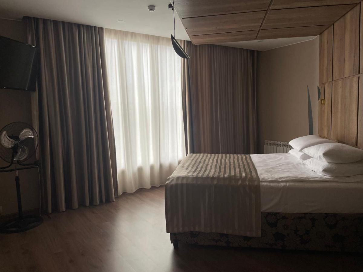Hotel Gloria Deluxe 보로보예 외부 사진