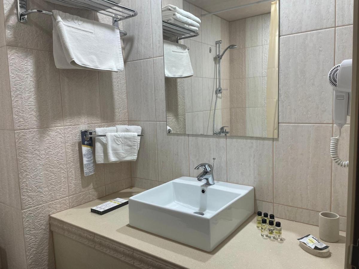 Hotel Gloria Deluxe 보로보예 외부 사진