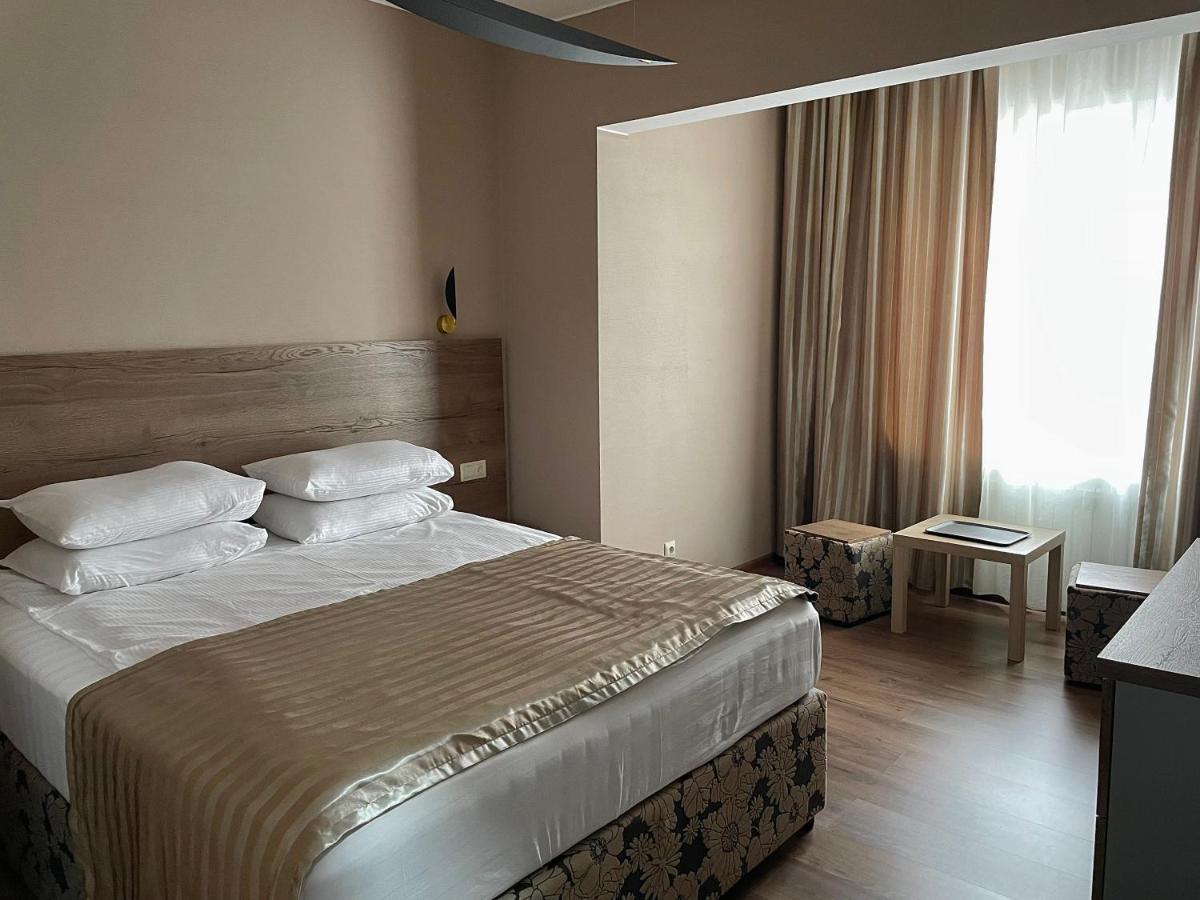 Hotel Gloria Deluxe 보로보예 외부 사진