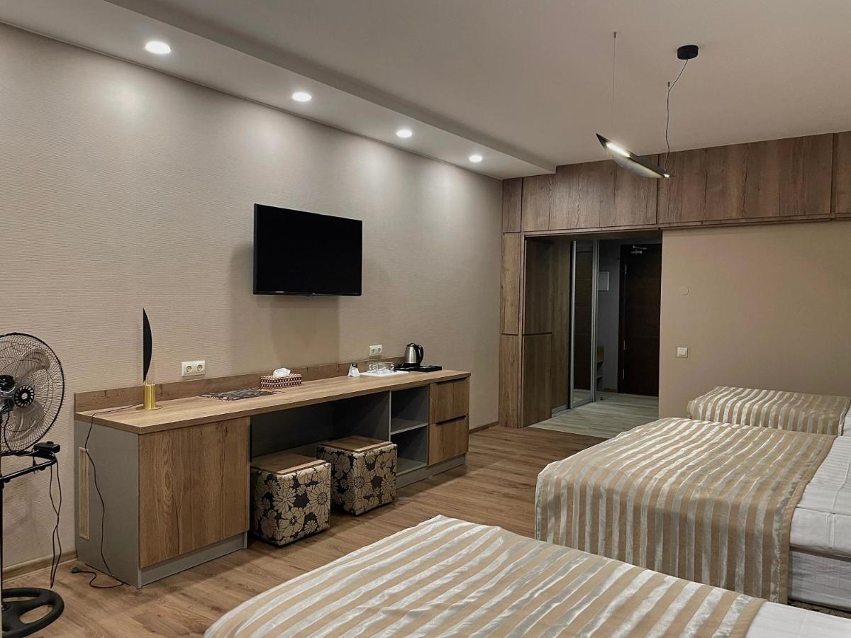 Hotel Gloria Deluxe 보로보예 외부 사진