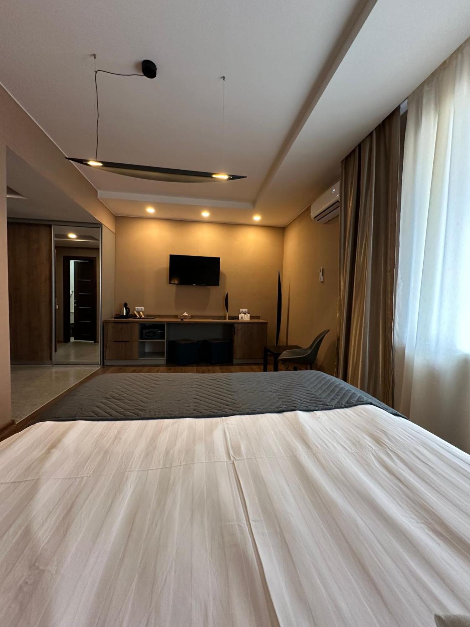 Hotel Gloria Deluxe 보로보예 외부 사진
