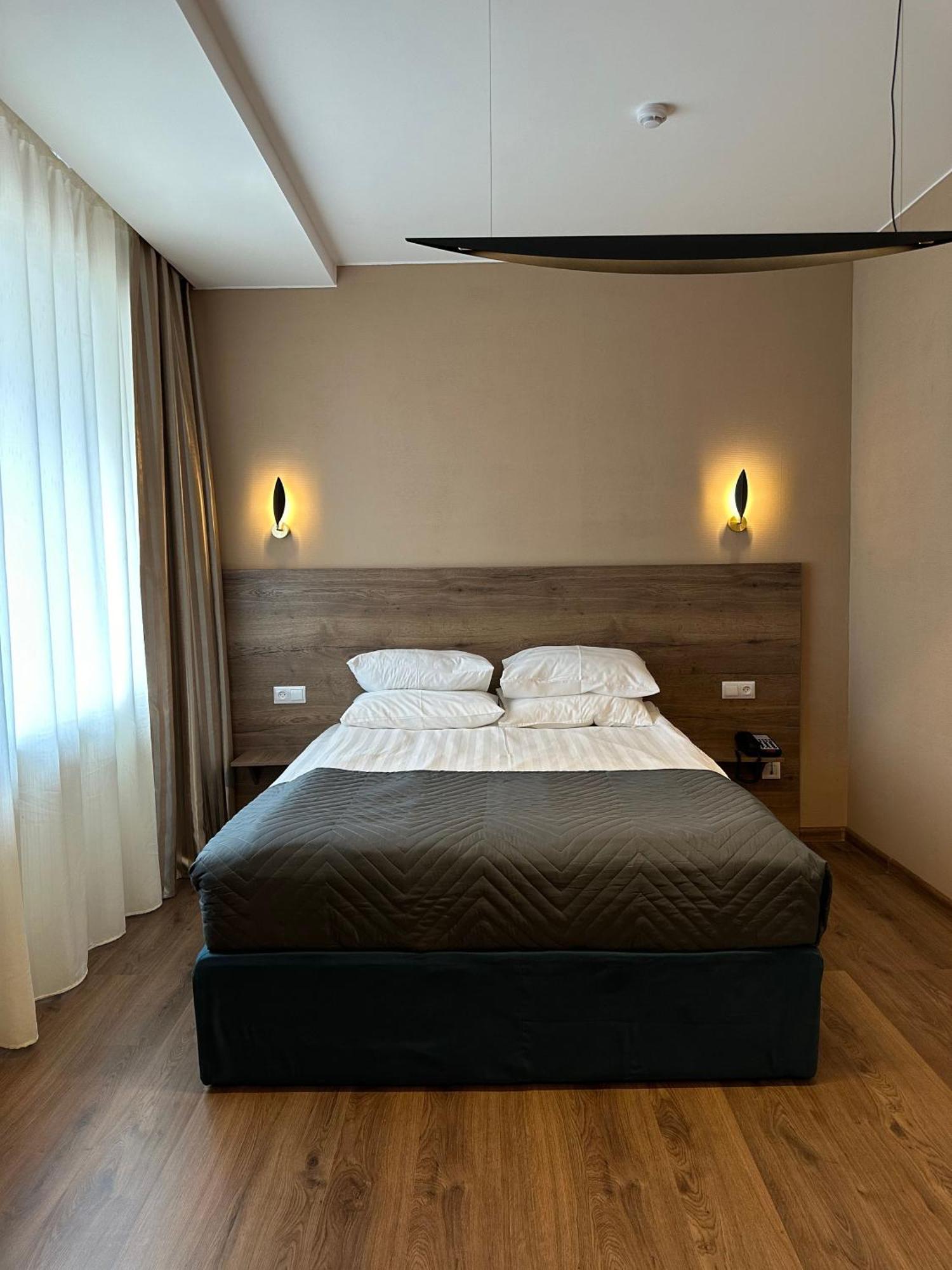 Hotel Gloria Deluxe 보로보예 외부 사진